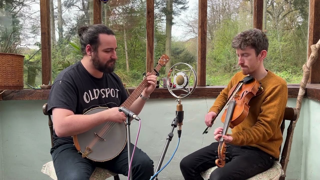Fly That Red Kite fiddle and banjo