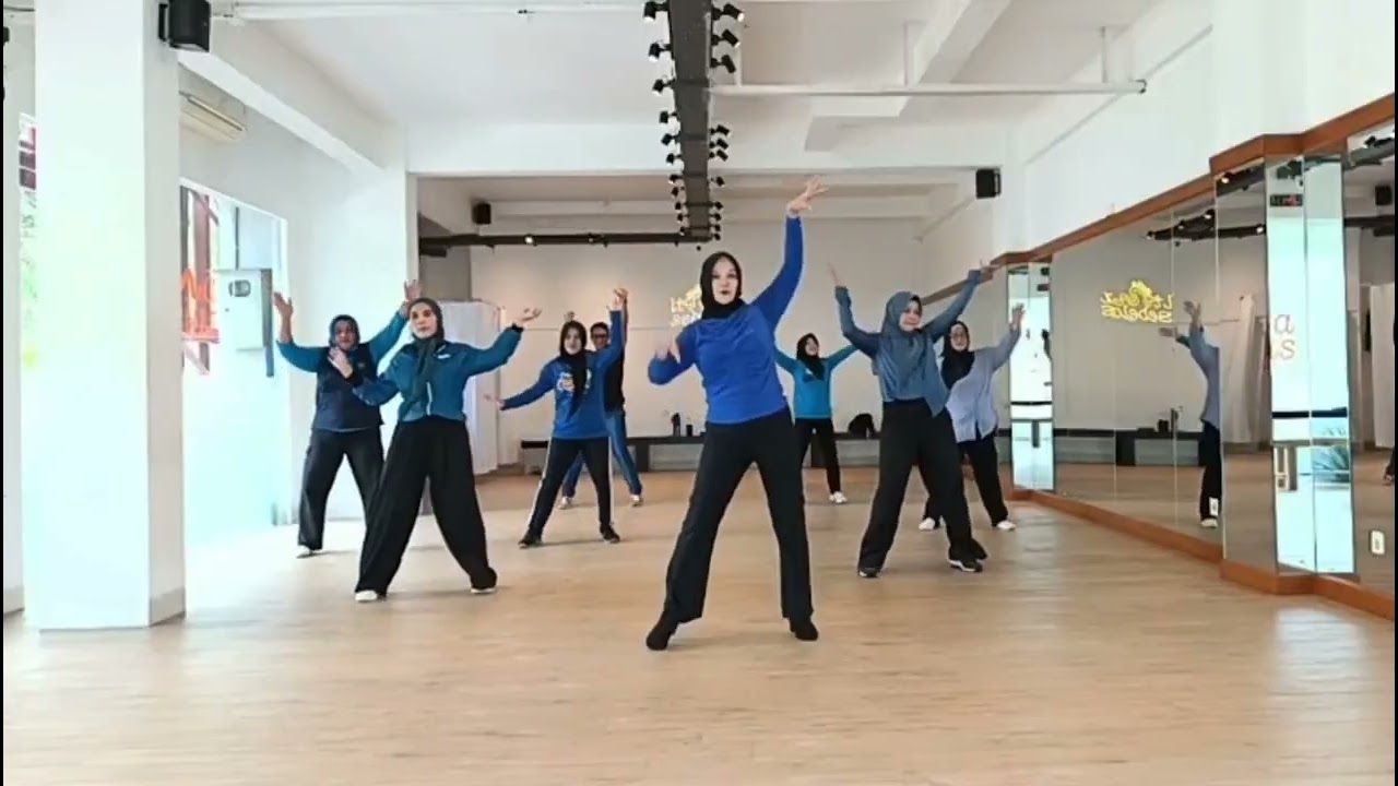 Turn It Up EZ | Beginner | Choreo:Theresia Kamala(INA)~Oct 2025 | Demo:KMGLD