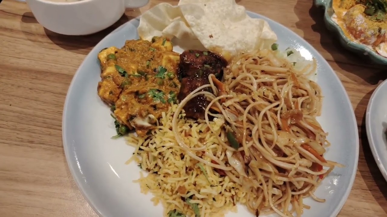BEST $20 Buffet in Singapore? 🇸🇬 Kailash Parbat Lunch Feast!​UNLIMITED Chaat & Paneer for $20! 😱