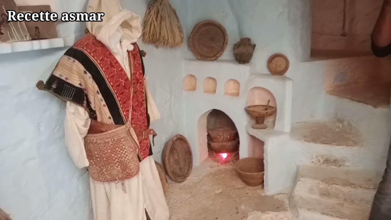 تعالو لنزورو  قصر من قصور السبعة العتيقة  ولاية غرادية#قصر_أغرم_تغردايت مع المرشد مصطفي ليعرفنا عليه