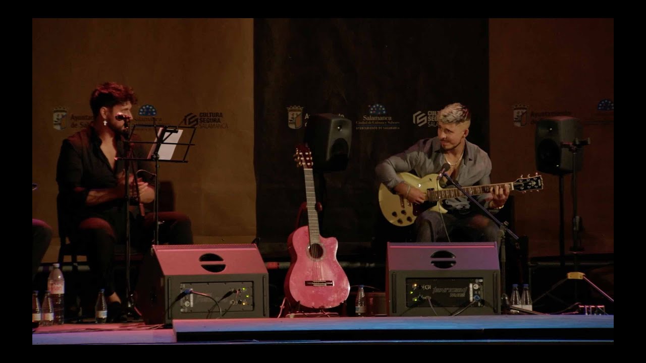 AM&Oacute;S LORA BAND en vivo.