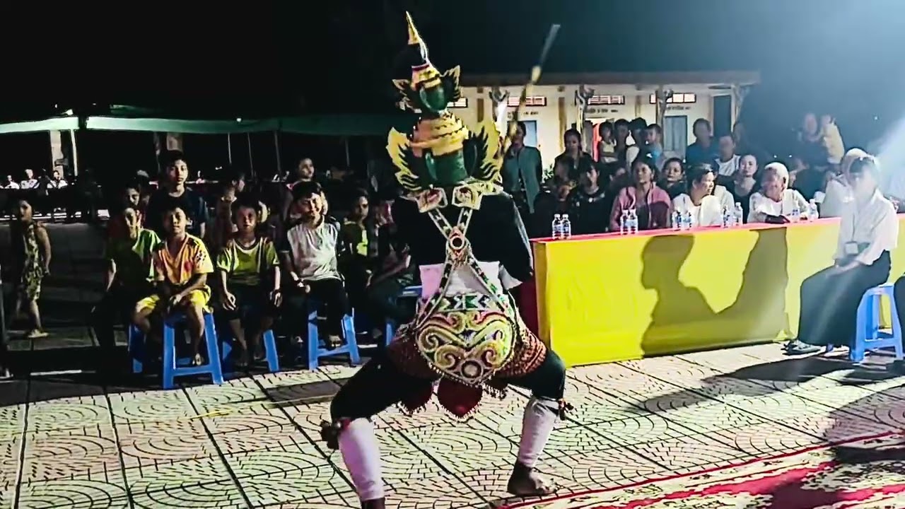 Biểu Diễn Múa Chằng khỉ (Yak Rom)Lễ Kêu Hạng Cuối Năm Tại Chùa Chông Bát វត្ត(ទ្រព្រះបាទ)p1