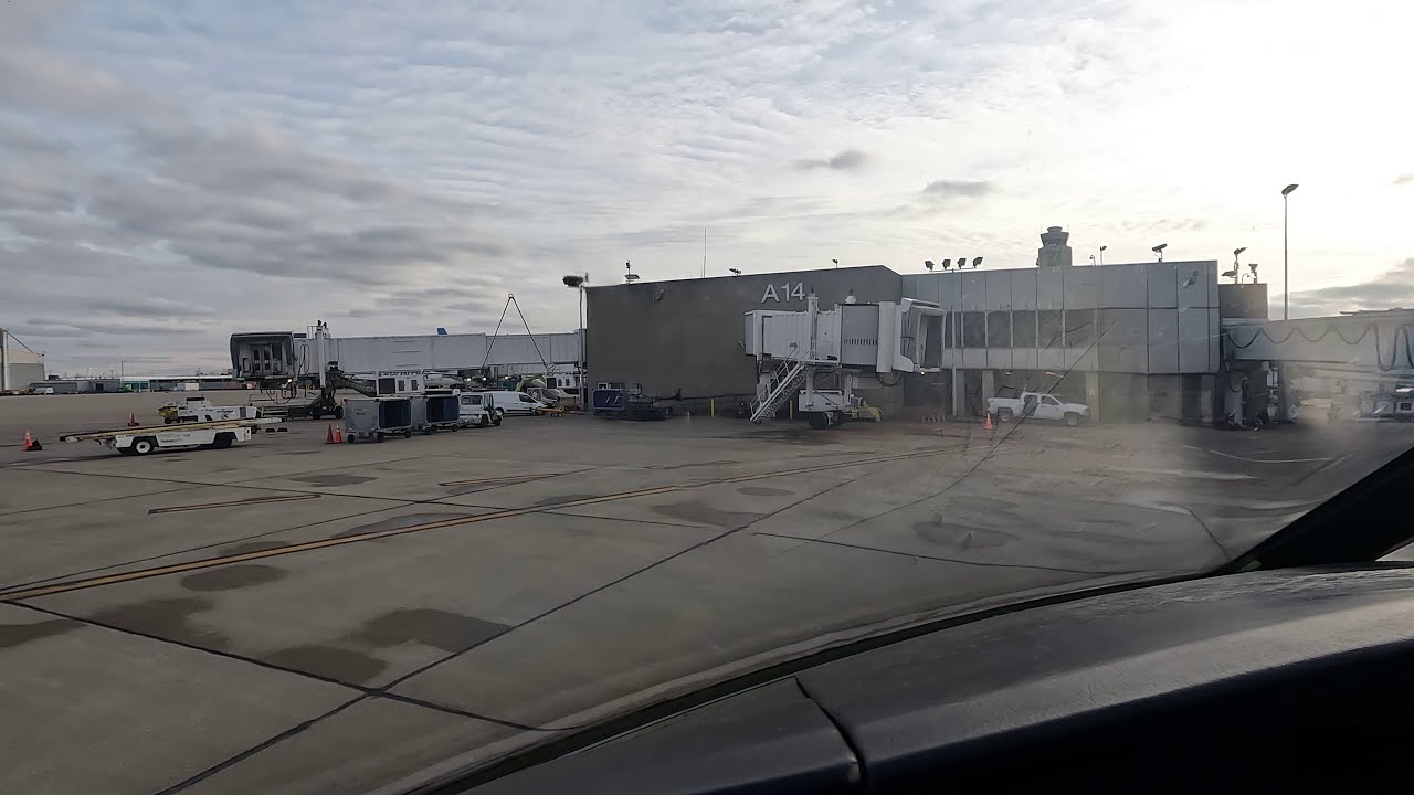 Business Jet | Challenger 605 | Landing at Cleveland (CLE/KCLE) | November 2025