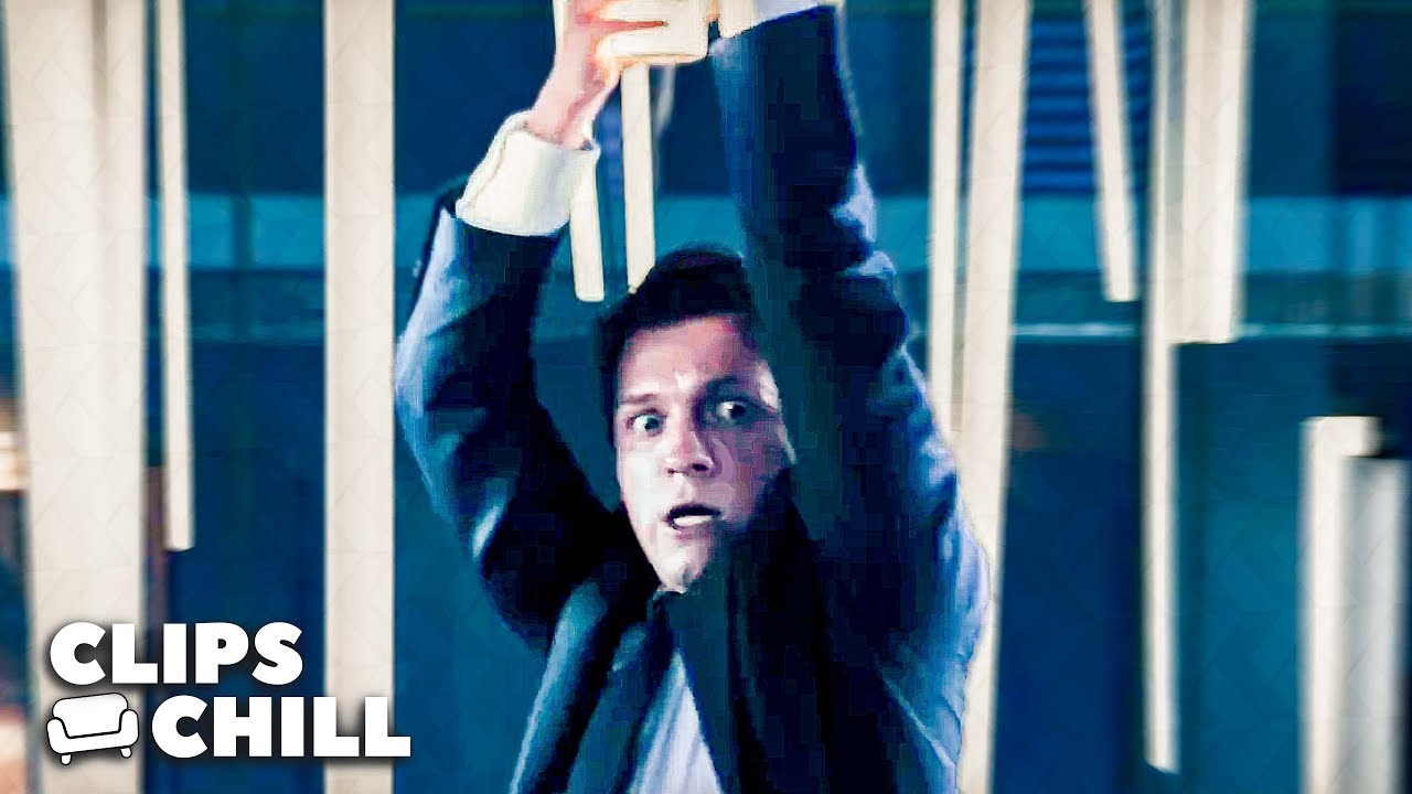 Nathan Drake and Sully Pull Their First Heist Together | Uncharted (Tom Holland, Mark Wahlberg)