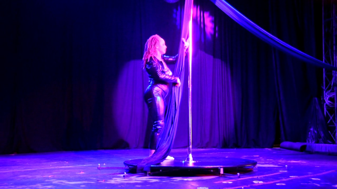 Rosie at Kinky Circus