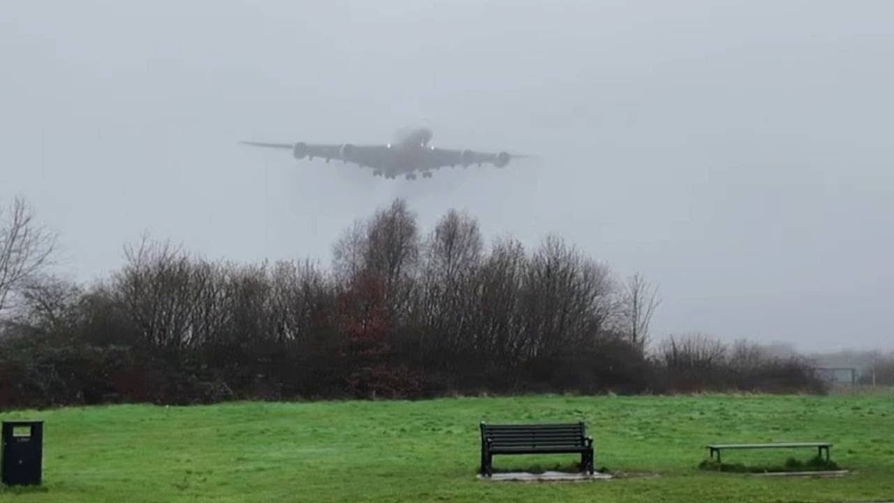 Walking around Birmingham Airport - Plane Spotting Live 19th Jan 2026