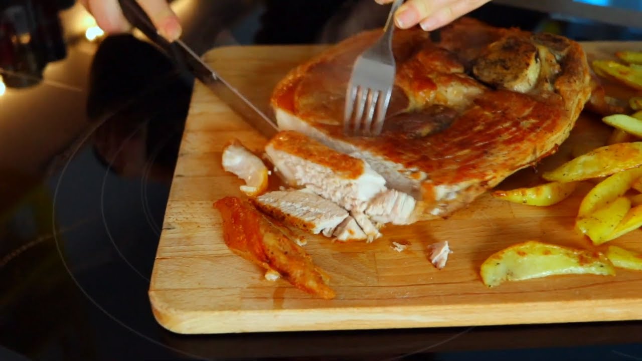 Maiale al forno con patate | Come fare un cosciotto saporito #31