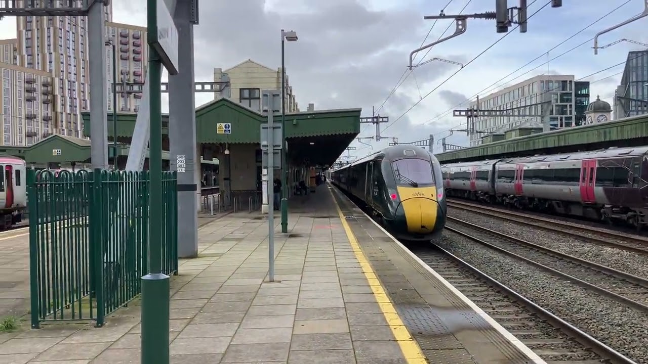 GWR 800 035 11:48AM FROM LONDON PADDINGTON TO CARMARTHEN ARRIVING AT CARDIFF CENTRAL PLATFORM 3.