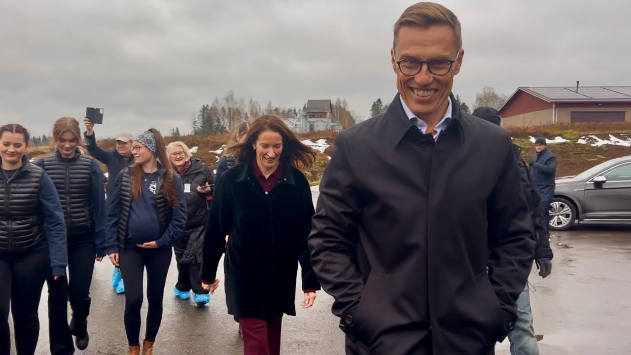 Tasavallan presidentti Alexander Stubb ja Suzanne Innes-Stubb 23.10.2025 Etel&auml;-Pohjanmaalla