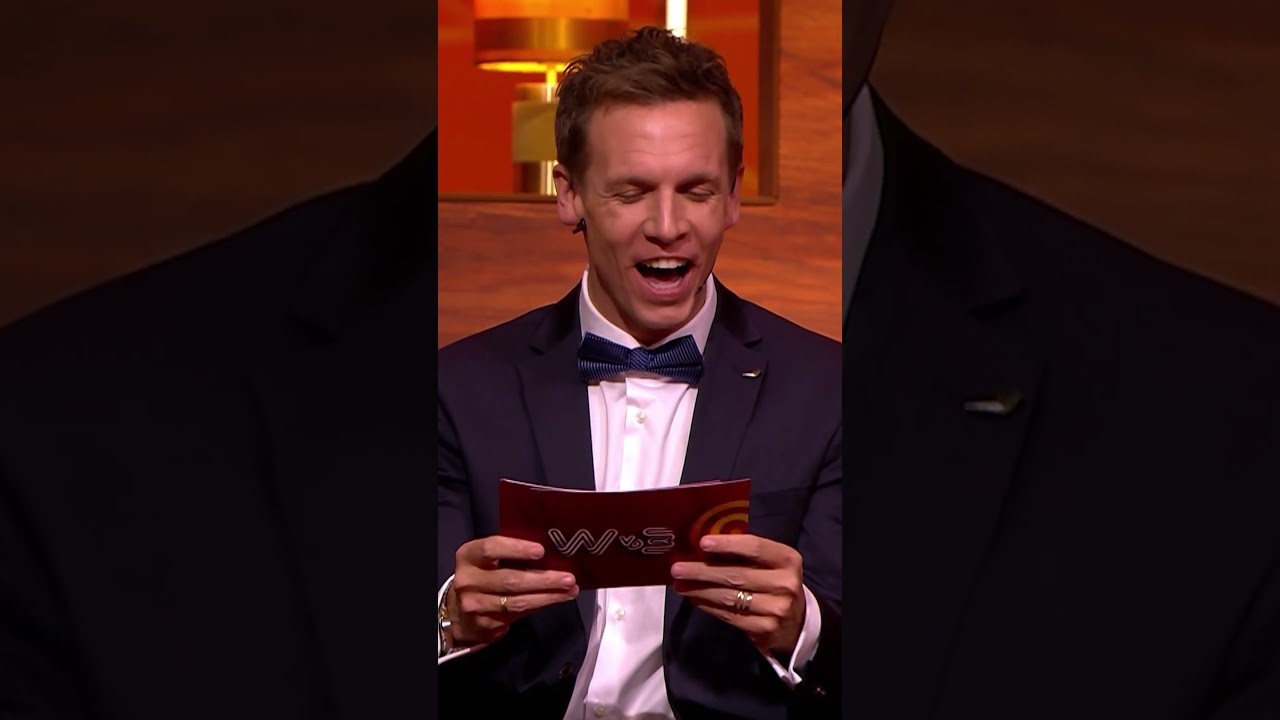 James krijgt het er helemaal HEET van! 🥵 #wievande3