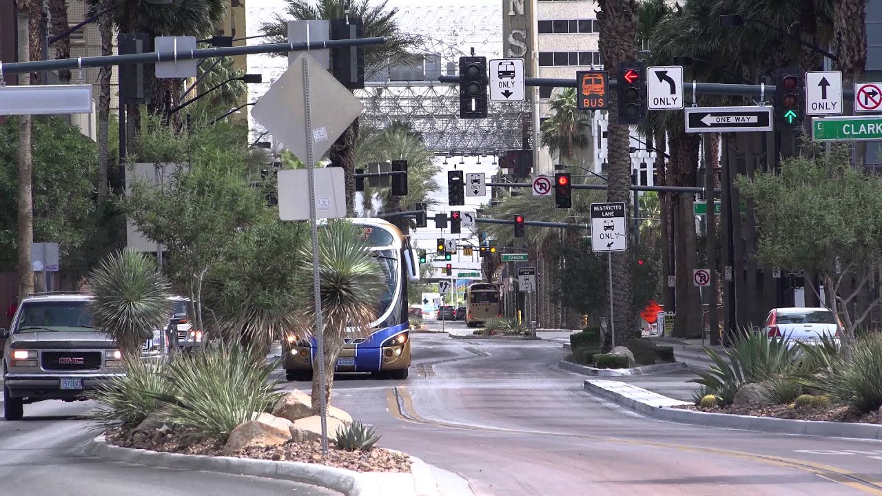 RTC TRANSIT WRIGHT STREETCAR RTV ON THE SDX NEAR BONNEVILLE TRANSIT CENTER