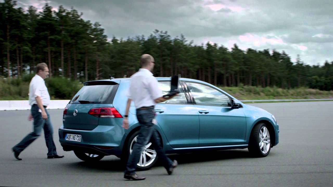 Golf 7 Experteninterviews: Fahrsicherheit und Fahrerassistenssysteme (deutsch)