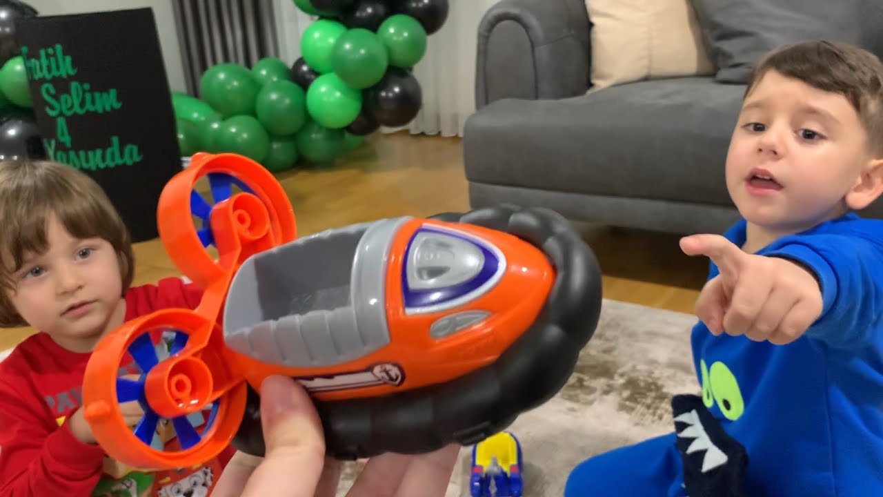 Yusuf ve Fatih selim paw patrol oyuncak kutusunu döktüler😍Bütün karakterleri inceliyoruz👻☺️