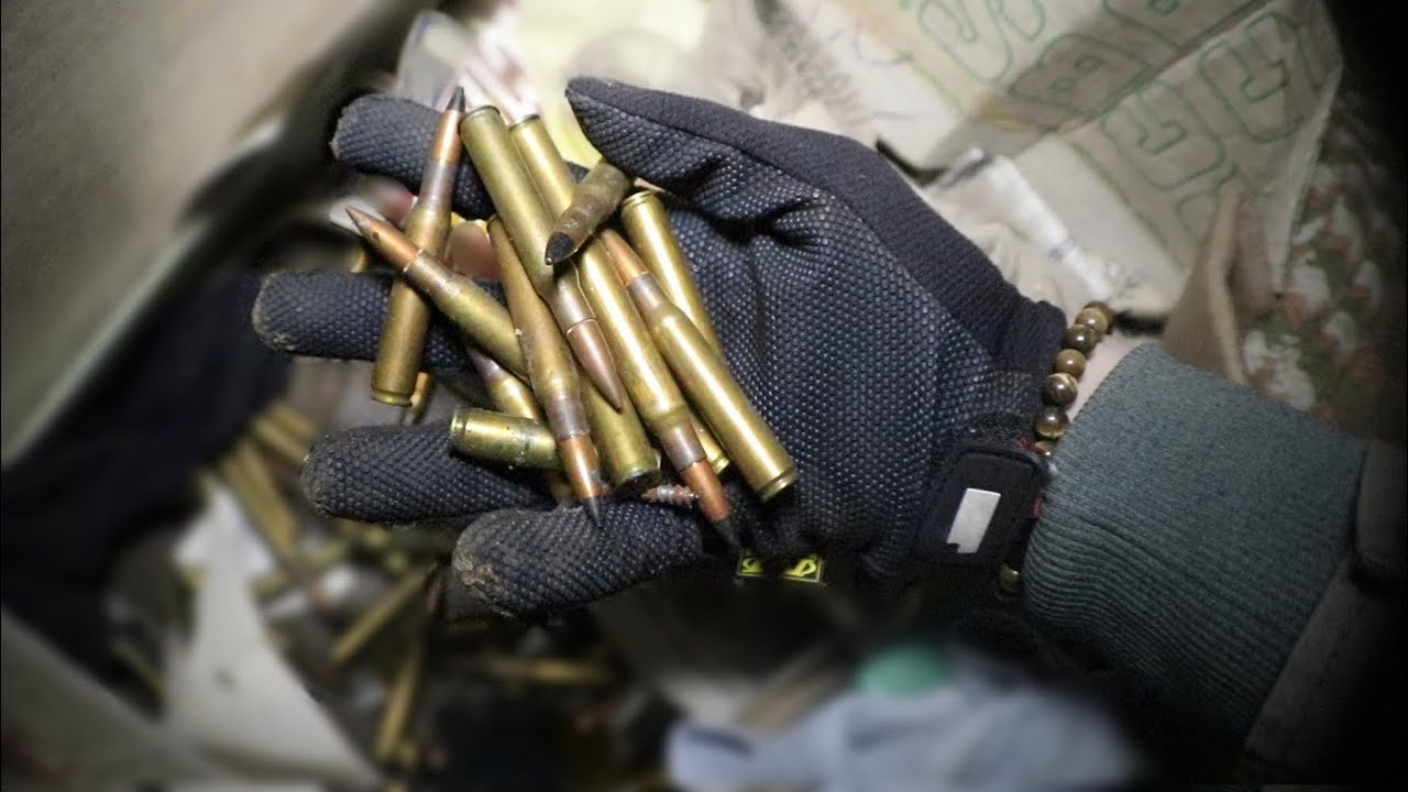 ЗАБРОШЕННЫЙ ДОМ ВЛАДЕЛЬЦА ОРУЖЕЙНОГО КЛУБА - НАЙДЕНЫ БОЕПРИПАСЫ!!