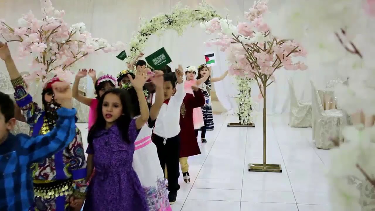 ROWAD ALTAJDEED INTERNATIONAL SCHOOLS & KGs - graduation ceremony 2018 - القسم الاجنبي