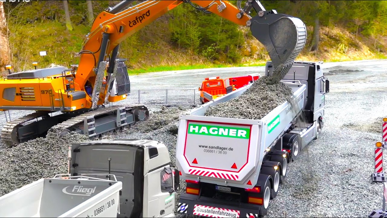 EXTREME HARD WORKING RC CONSTRUCTION MACHINES - MB ACTROS TRACTOR TRUCK - LIEBHERR 970 KABOLITE