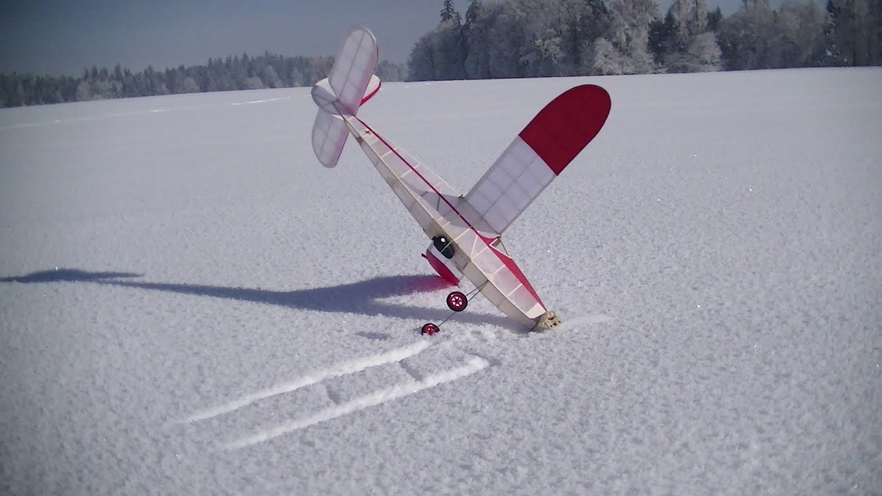 Winterflight of my Rubber Powered Airplane + Spycam 808#16