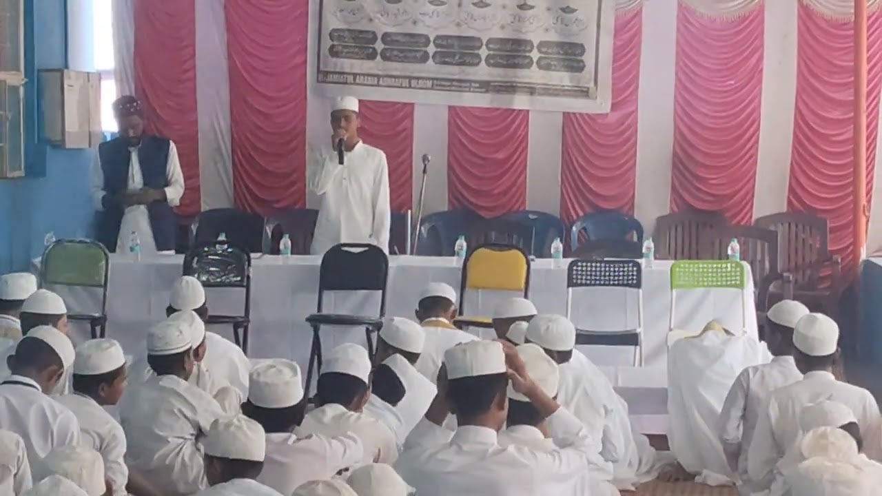 Madarsa al jamiatul arabia Ashraful uloom Ke talaba naat parhtye howe