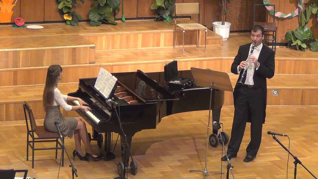 MEAsuli - Farsang 2014. / 7. Immer kleiner (Mányi Orsolya, Csonka László)