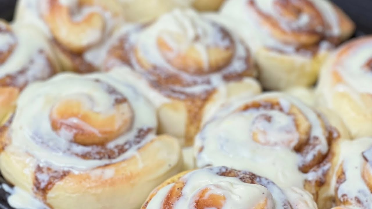 EASY HOMEMADE CINNAMON ROLLS RECIPE