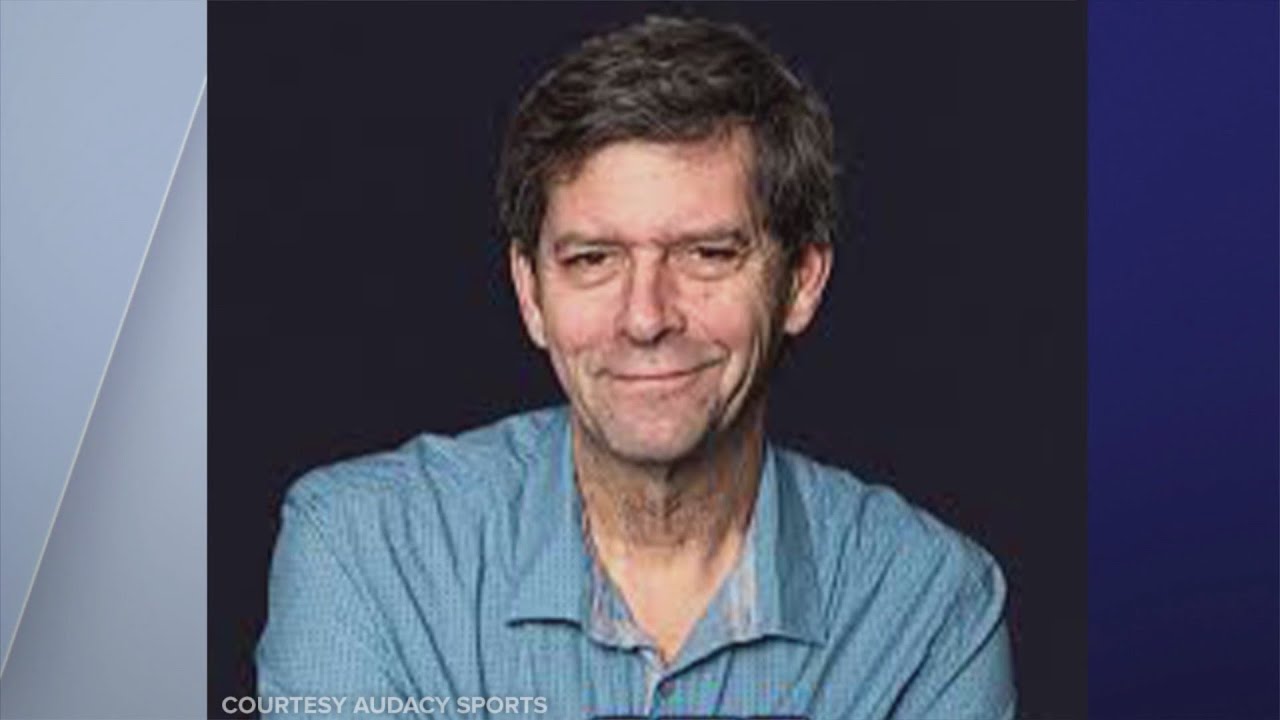 Longtime Chicago radio sportscaster Les Grobstein dies at 69
