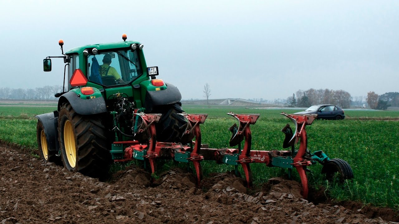 Ponura Mokra Orka na Zimę 2016 - JD 6830 / Kverneland ED100
