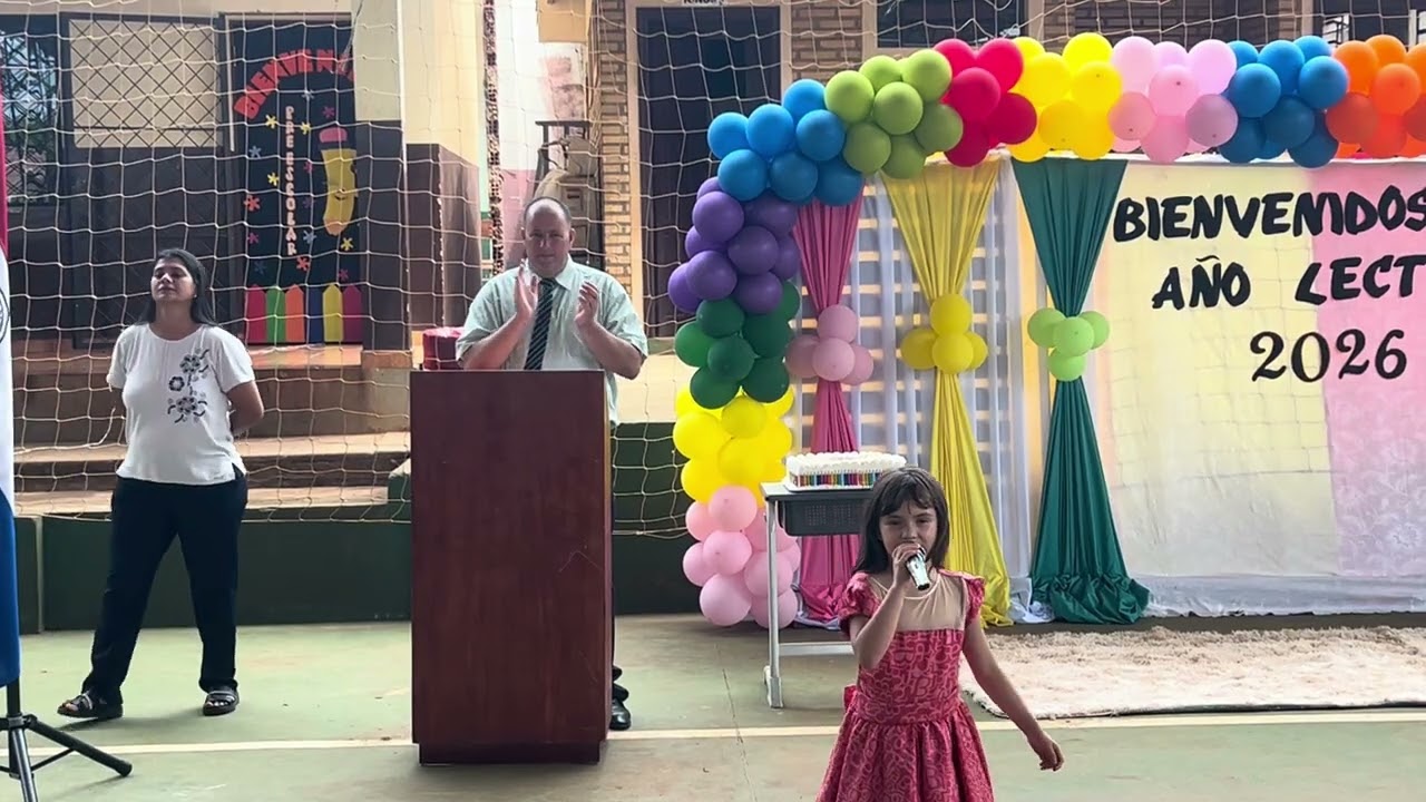 Cantando Mercedita en la escuela, 8 de diciembre, Ciudad del Este Paraguay