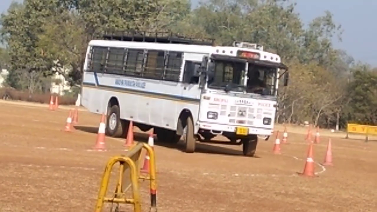 Mp police driving