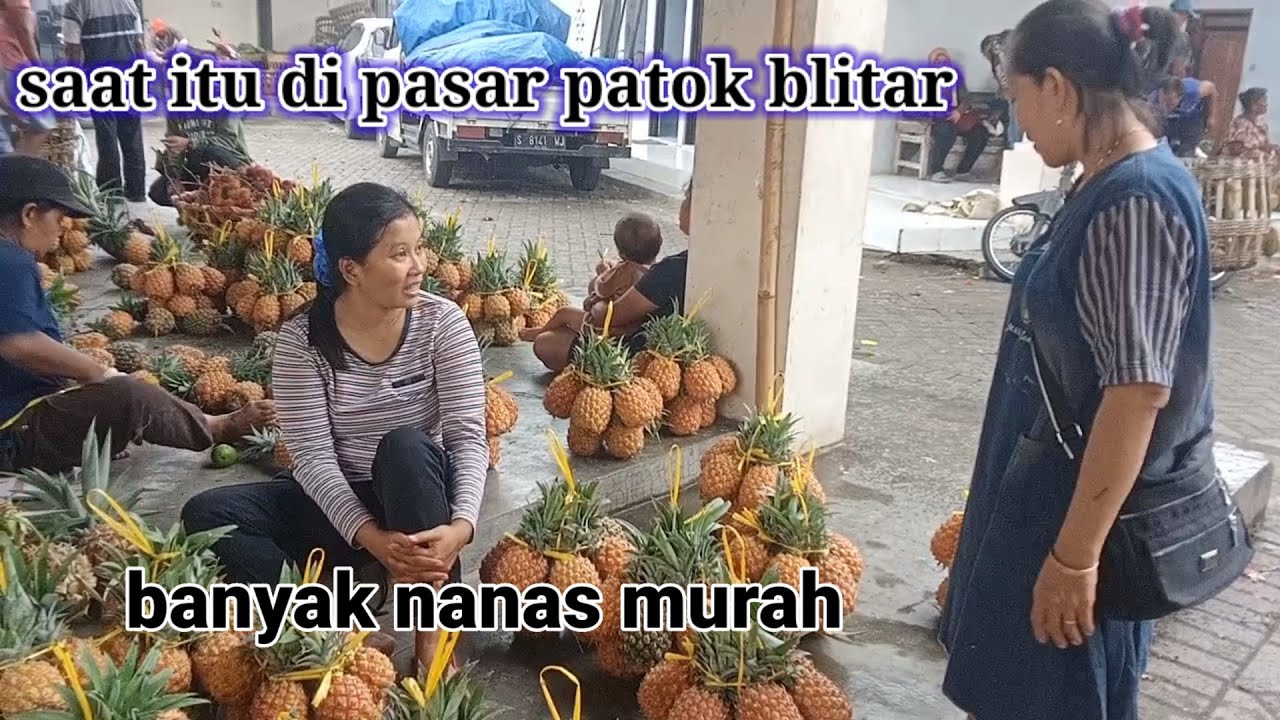saat itu..di pasar buah patok blitar#barongan#truk oleng#gunung Kelud anakan