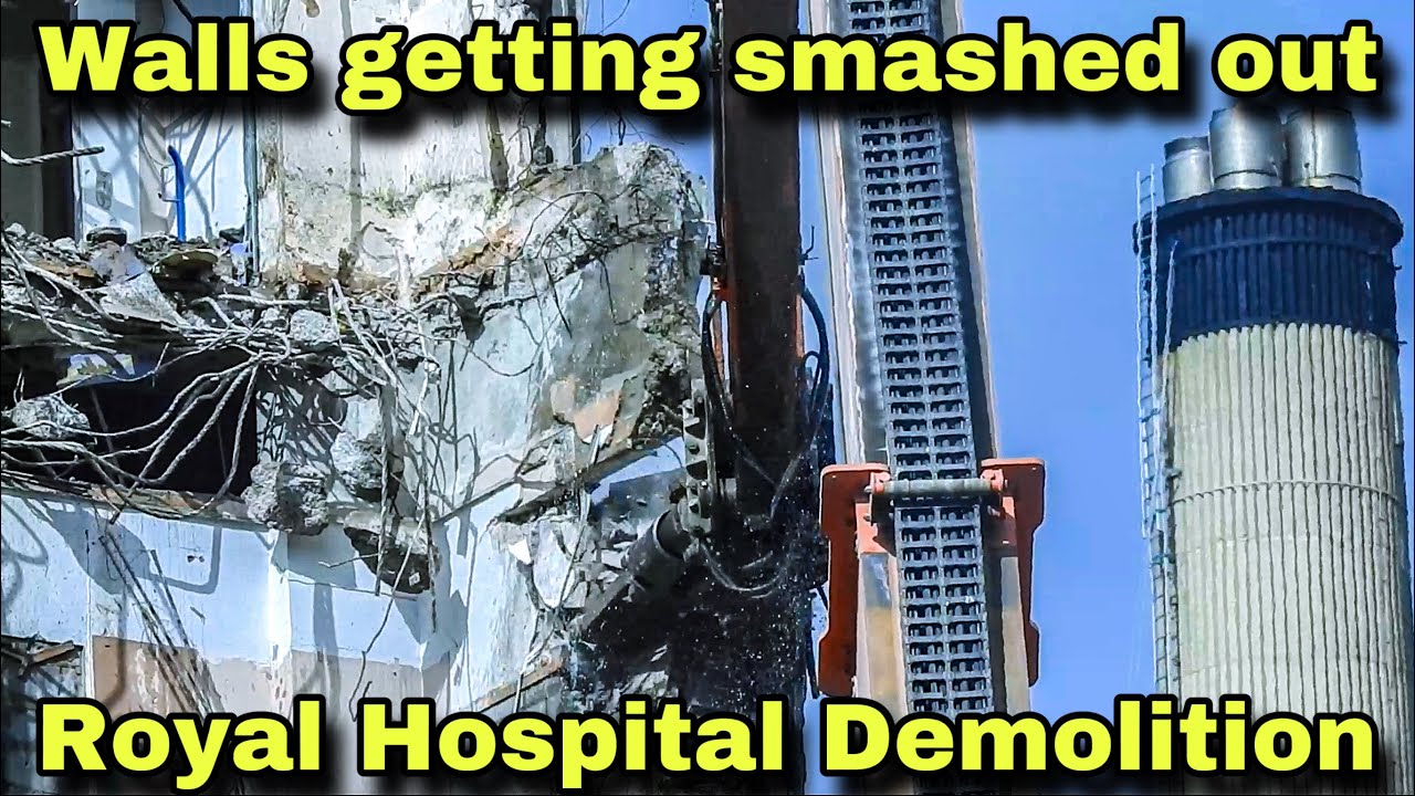Royal Liverpool Hospital Demolition - Super Zoom