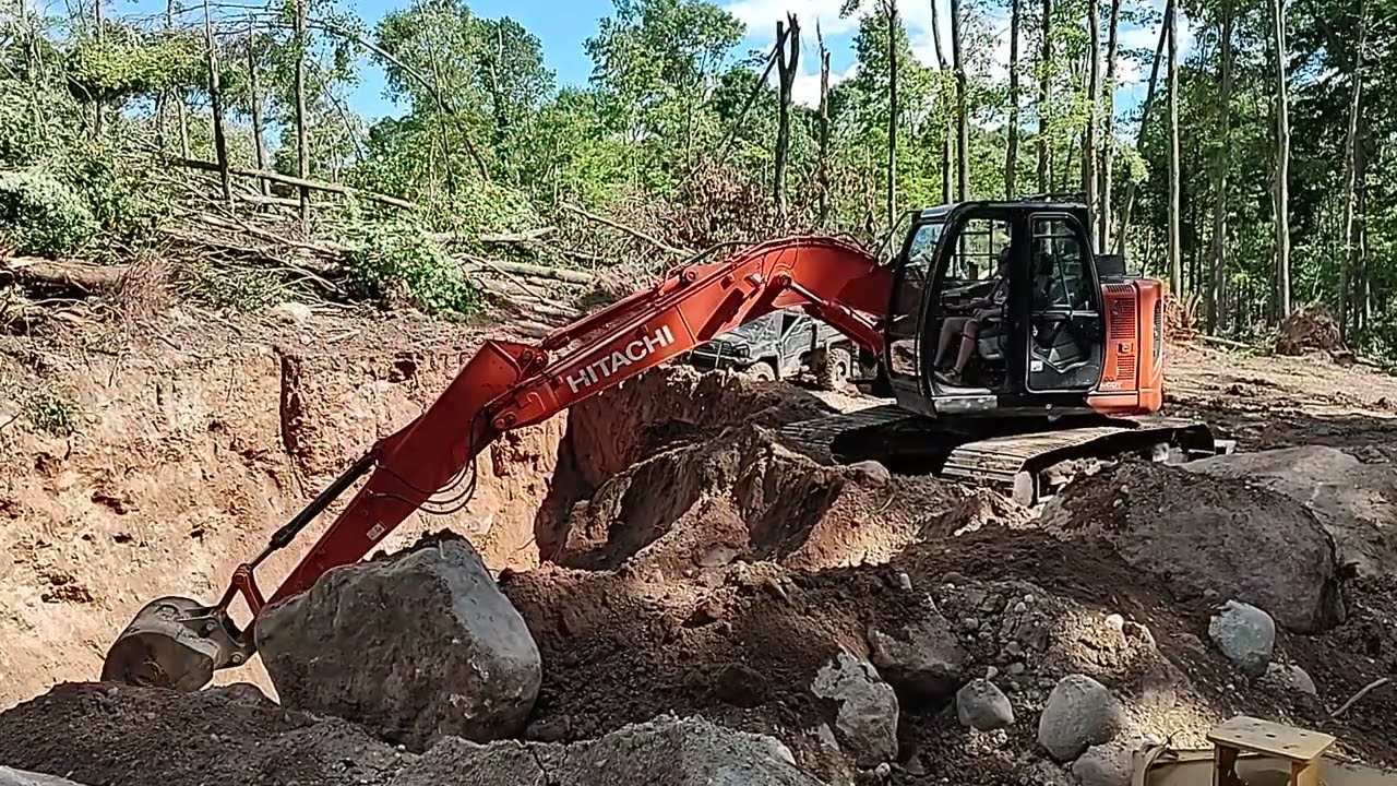 Hitachi 135 diggin.