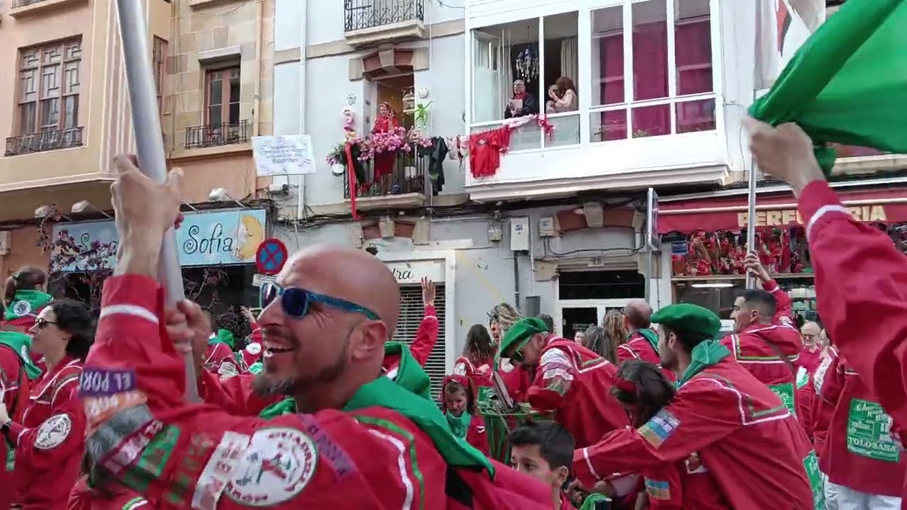 Cuadrilla El Porrón en el desfile del blusa #SJM25