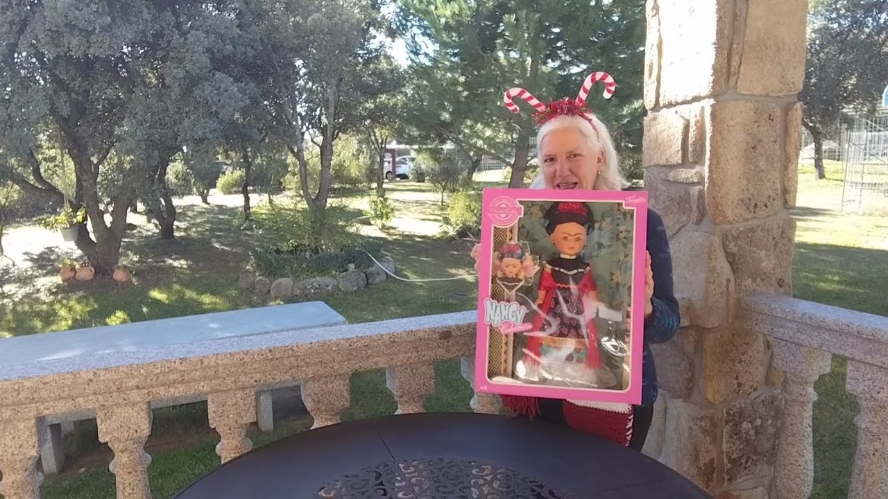 Unboxing Navideño: ¡Descubre la Nancy Frida Kahlo de Colección!