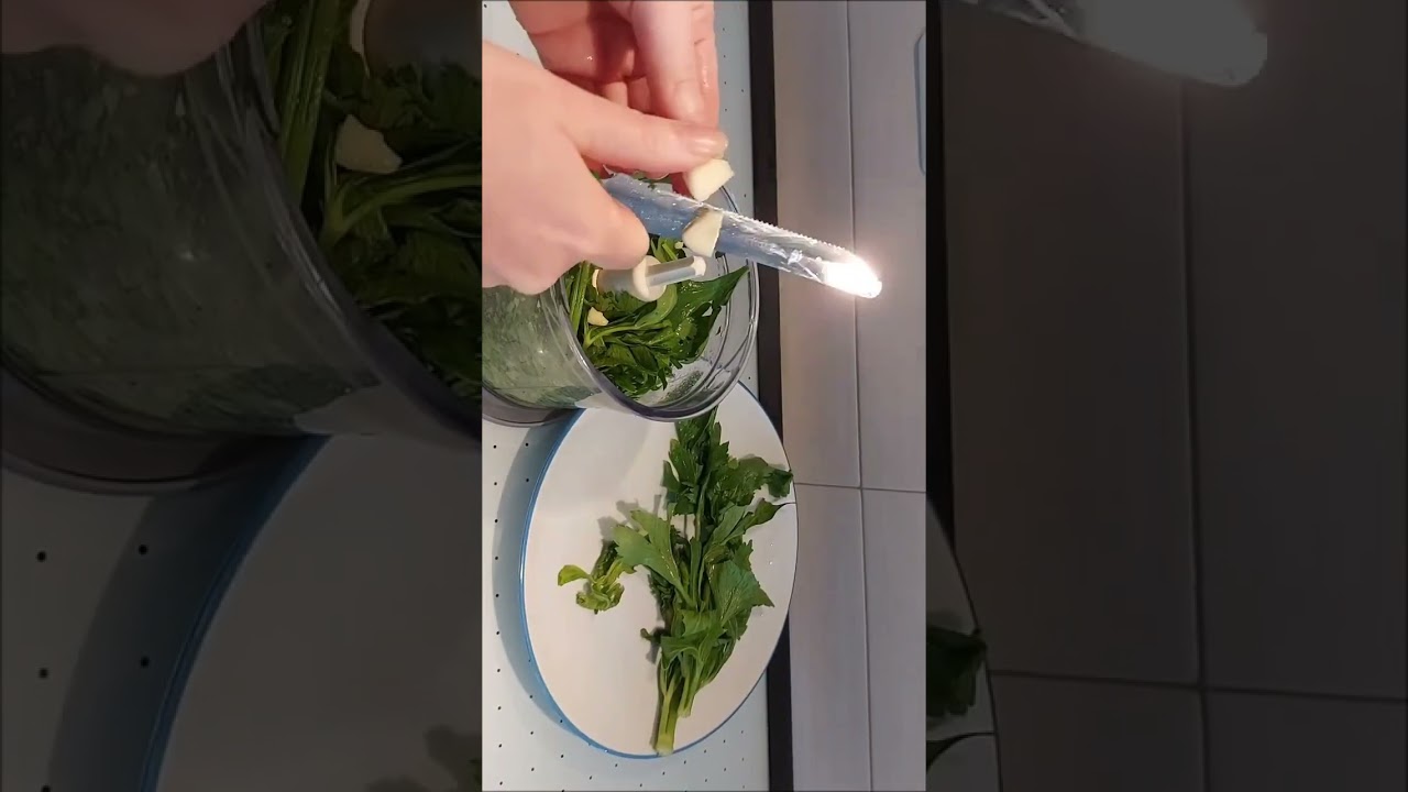 🌿La salsa di 🌿sedano vegan🌿Tutto a crudo🌿 in pochissimi minuti!