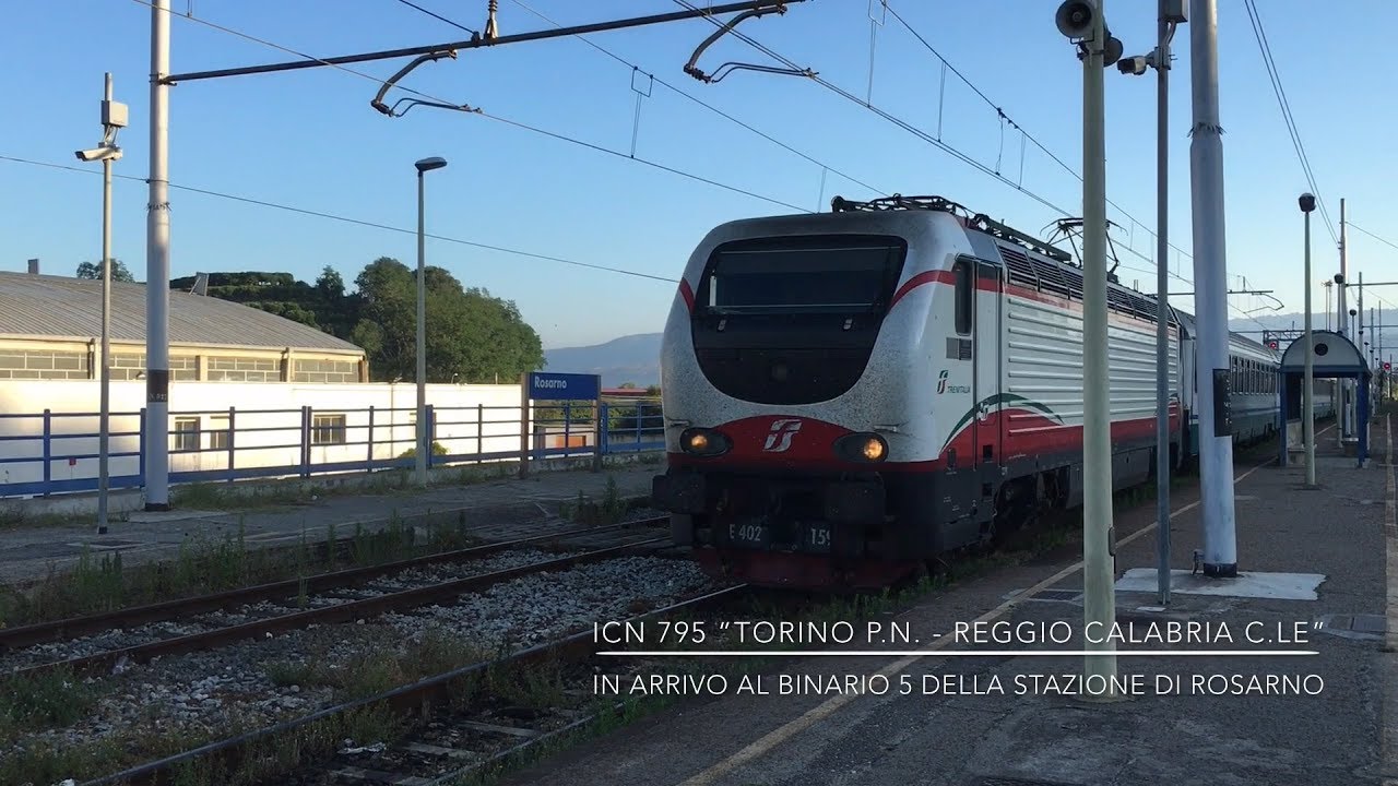 Arrivo e partenza dell'ICN 795 nella stazione ferroviaria di Rosarno