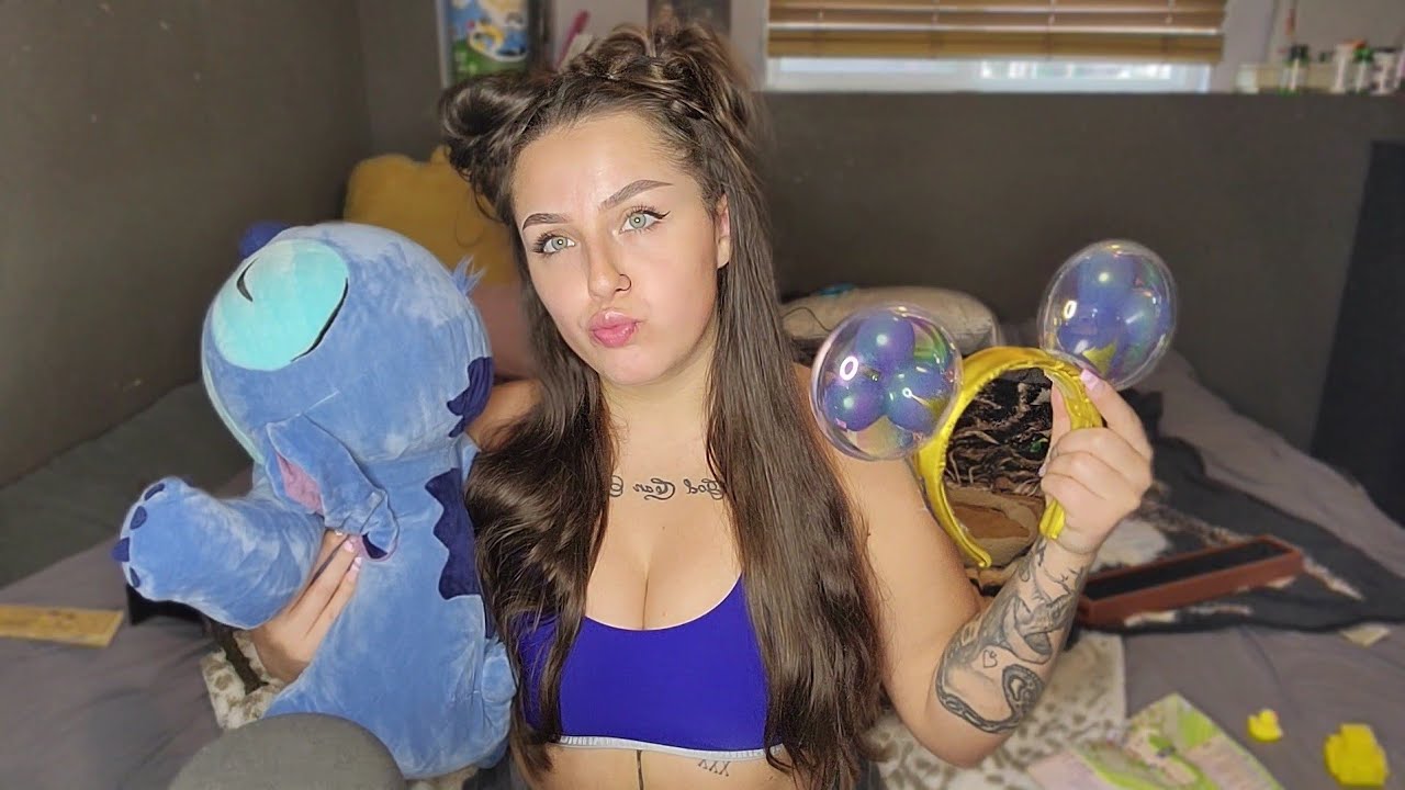 ASMR- Fast Tapping & Scratching!!!!
