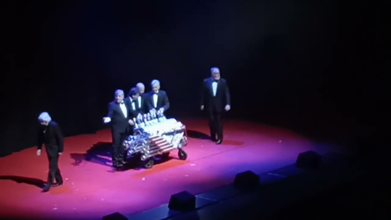 Chachachá para Órgano a Pistones (andante con moto)// Les Luthiers