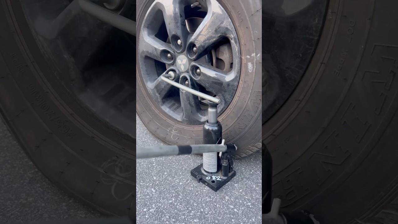 Trocar pneu 🛞 nunca foi t&atilde;o f&aacute;cil #dicas #ideias #carros