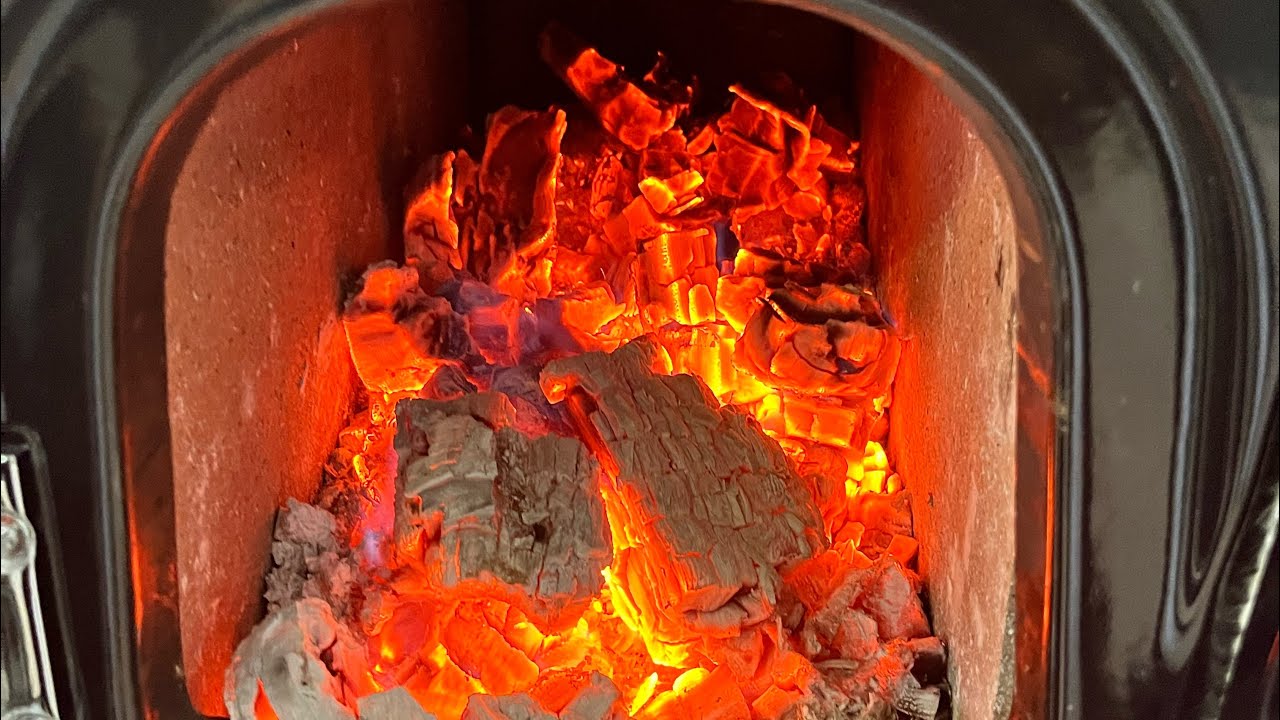 Lacunza Clasica A Lesson in Lighting and Cooking on a Wood Cook Stove