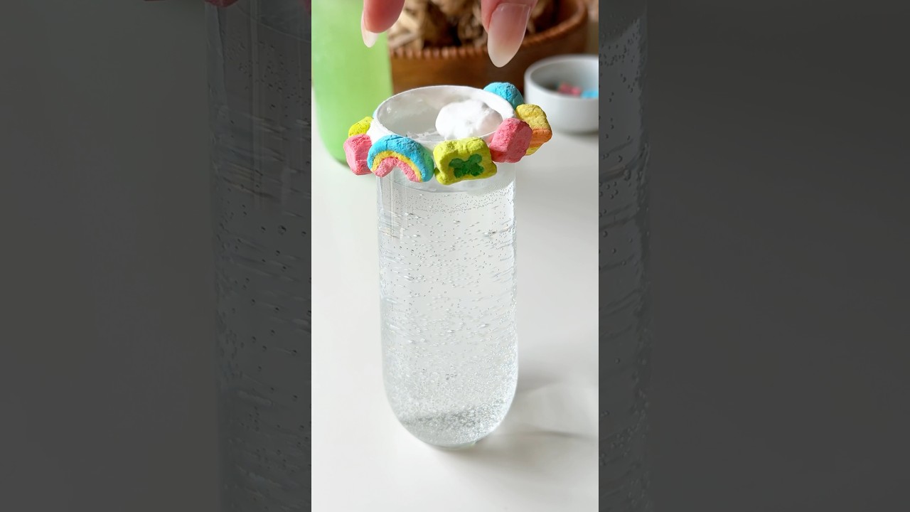 St. Patrick&rsquo;s Day drink idea 🍀✨🥂🌈 #asmr #stpatricksday #drinks #recipe #satisfying