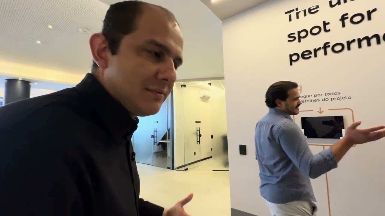 Visita a um empreendimento city com assinatura PININFARINA
