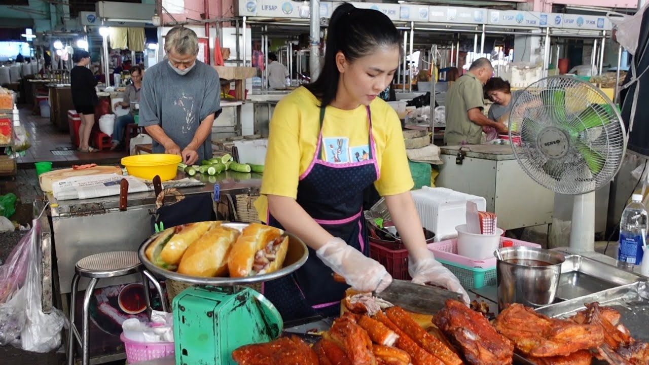 Chen nhau mua bánh mì heo quay 15k thịt đầy ắp 