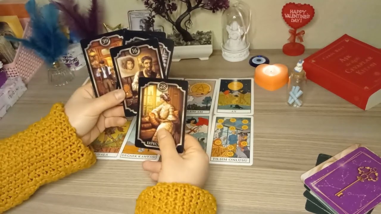 Aklımdaki Kişi Hakkımda Ne Düşünüyor? Deste Seç Tarot Okuması