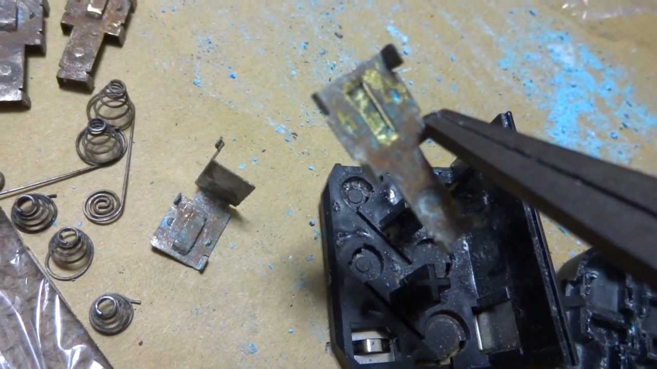 Virtual Boy Repair: Battery Acid Corrosion Damage & Dead Non Working Lens