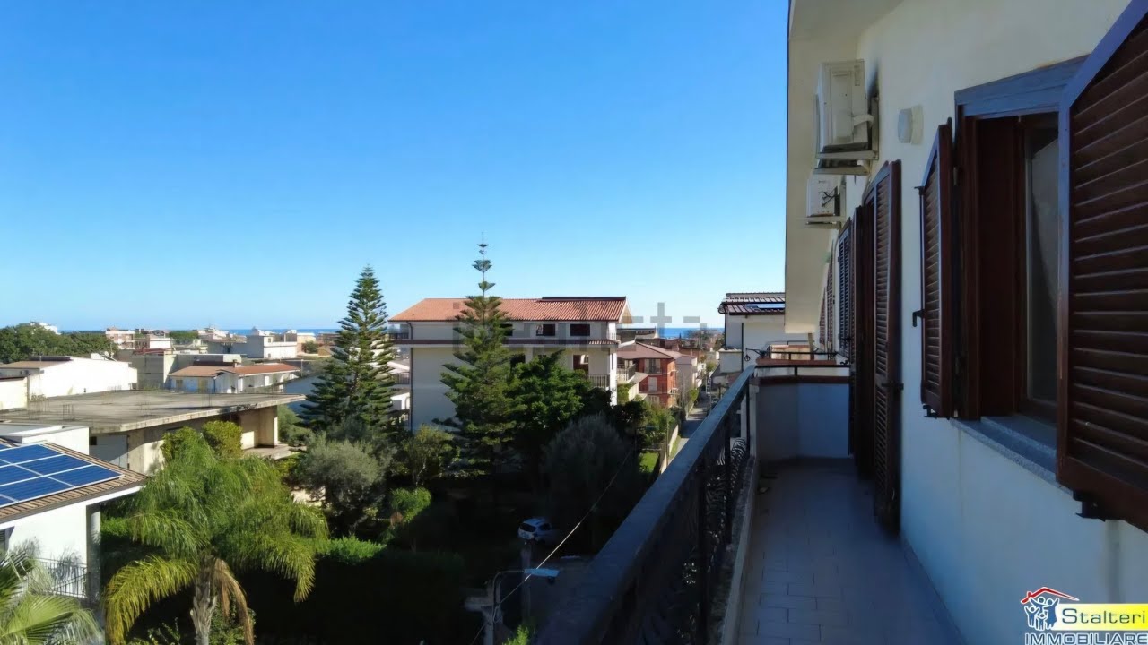 Apartment &euro;25000, 78 sqm, Siderno, Italy