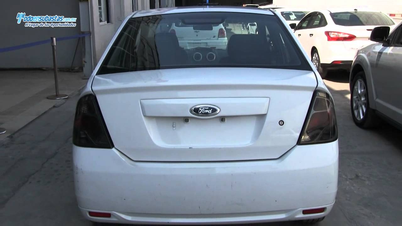 Ford / Fiesta Sedán First A/A D/H Línea Nueva / 2011