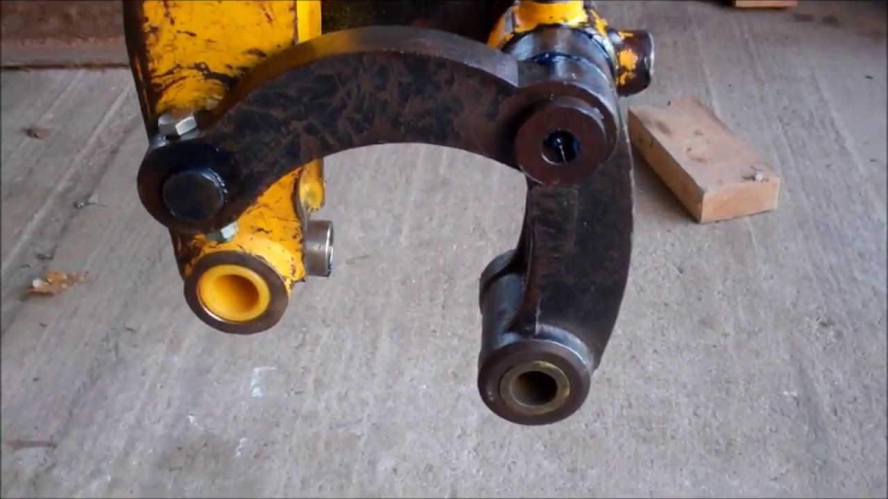 Еще несколько пальцев и втулок на JCB требуют внимания.