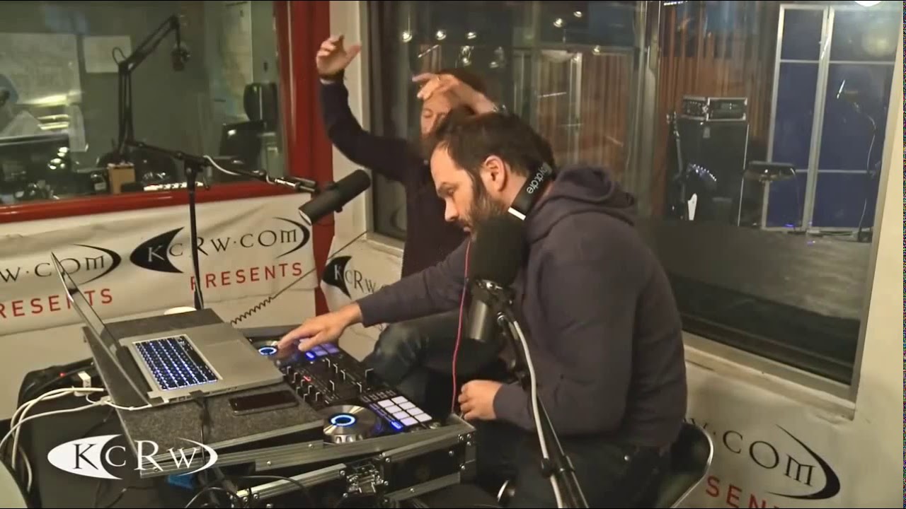 Thom Yorke & Nigel Godrich jammin to Muse