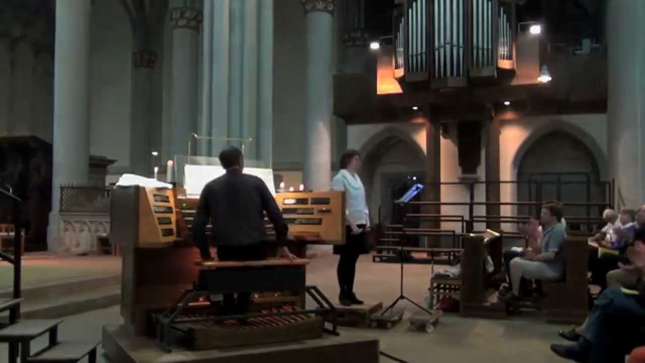 Toccata alla salsa for piccolo and organ by Hans-André Stamm