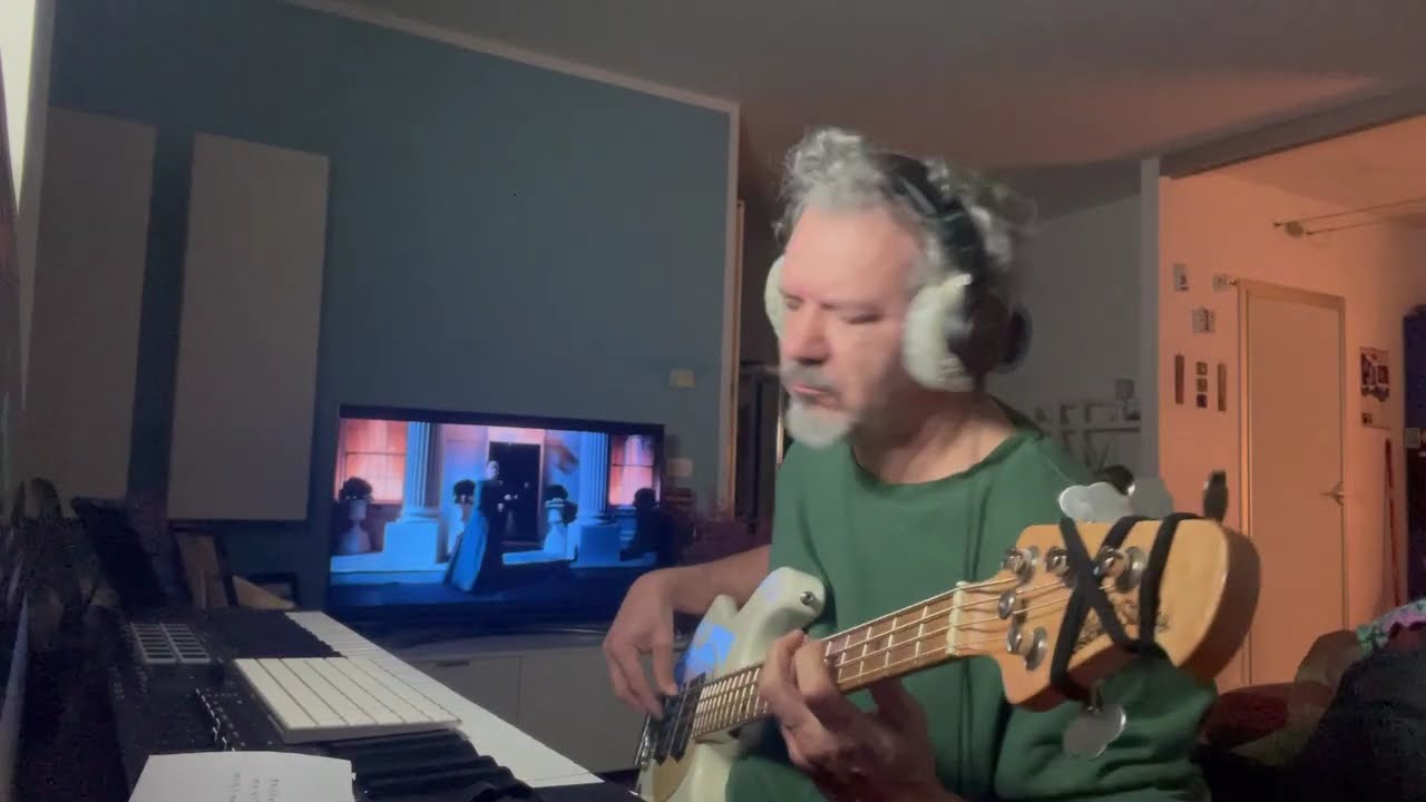 Hold The Line (Toto) - Bass Cover